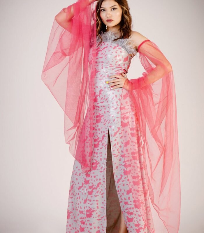 Slit Gown with detachable exegerated sleeves